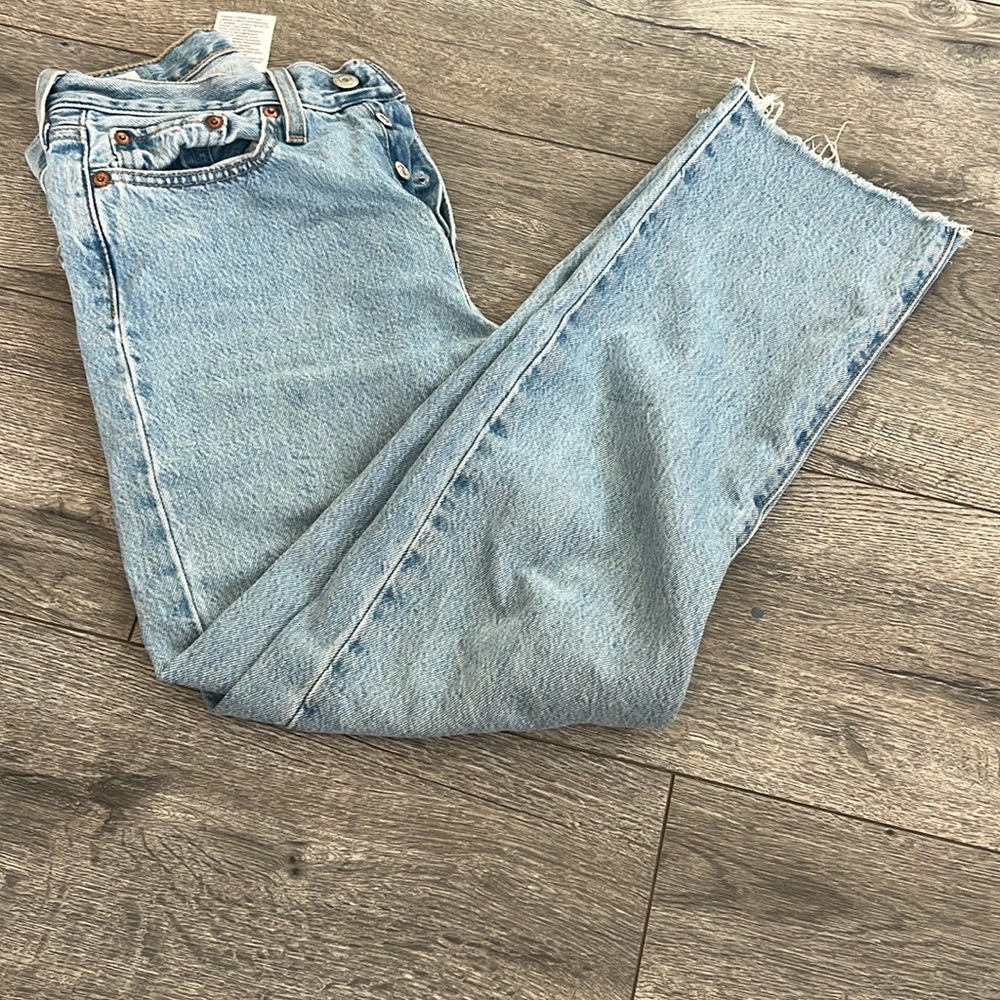 Levi’s straight wedgie